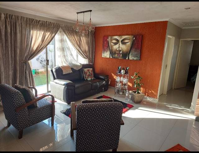 2 BEDROOM HOUSE FOR SALE IN DAWN PARK